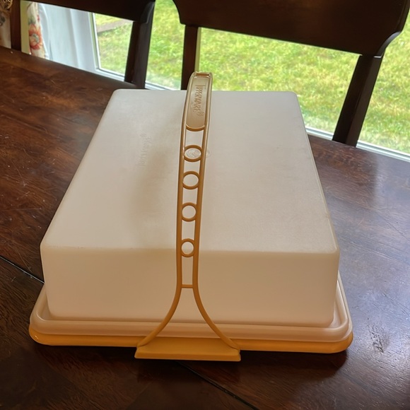 Vintage Tupperware cake/ food storage container - Picture 4 of 12